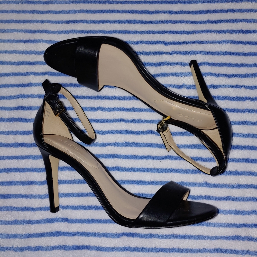 Women's Designer Heels 4pc Lot